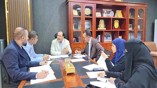 نائب وزير الصناعة يناقش مع الوكلاء الوزارة خطة المائة يوما